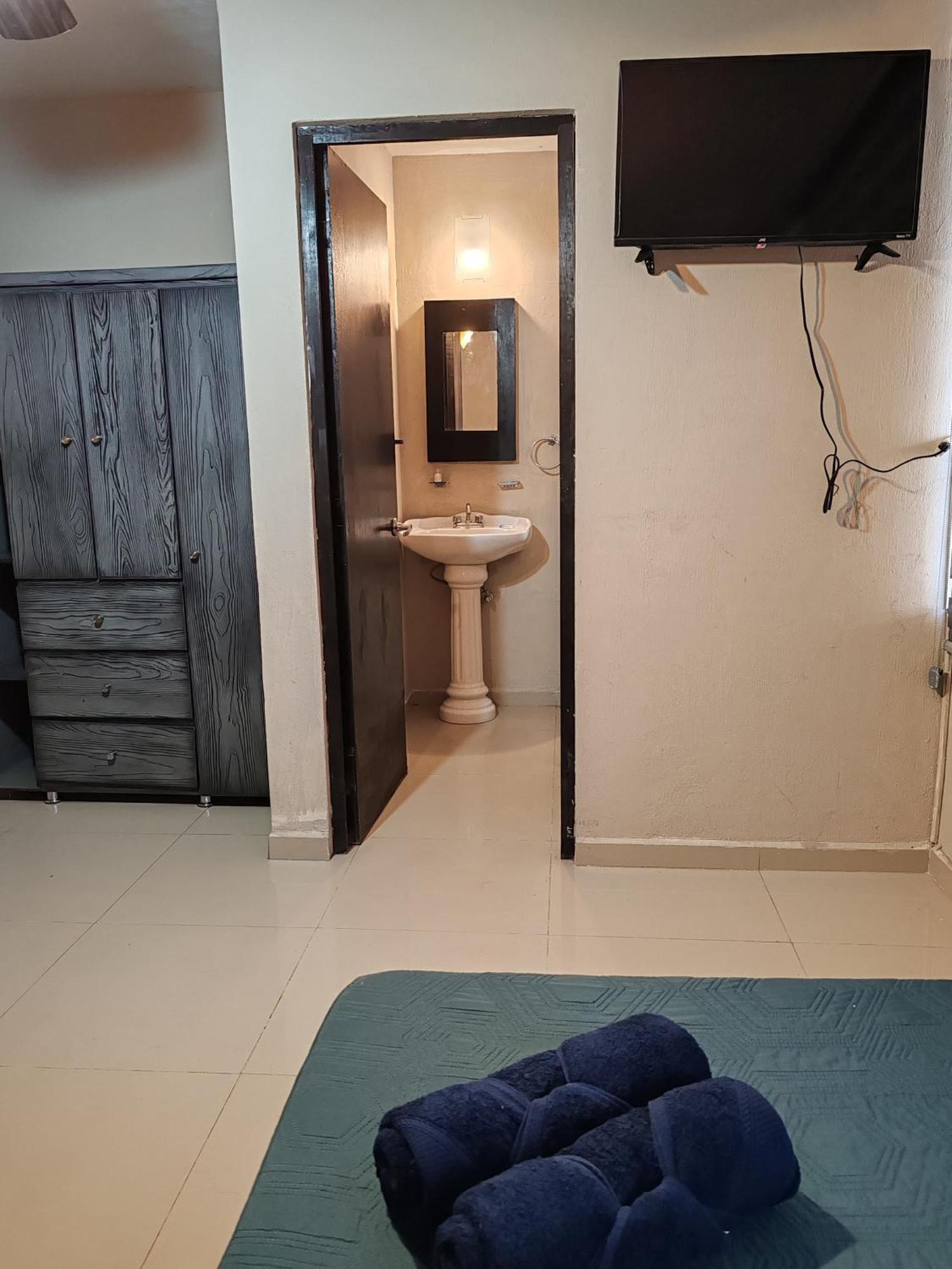 Hostal Vitta Гвадалахара Екстер'єр фото
